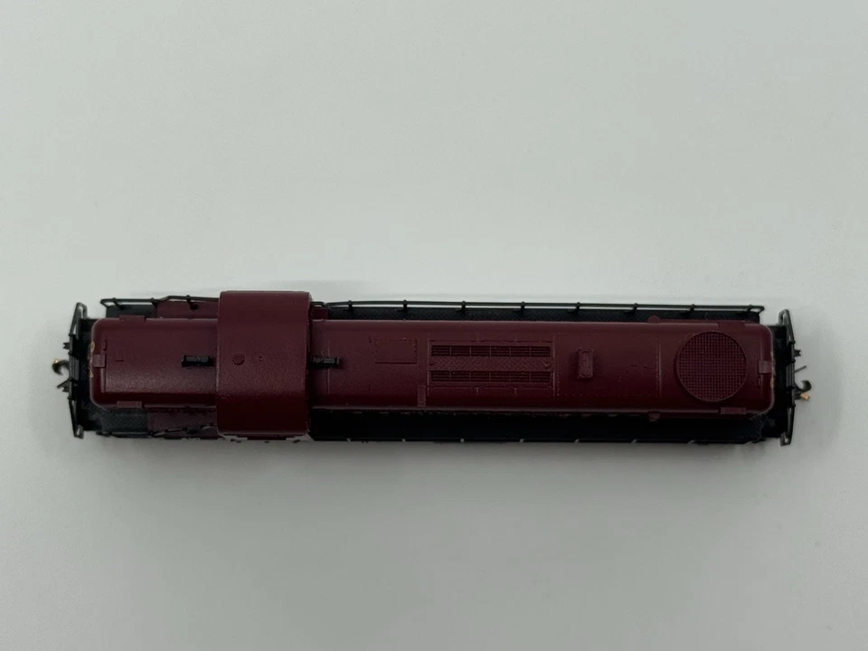 N Scale Kato Lehigh Valley Alco RS-2 Diesel Locomotive LV #214 - Image 2 of 4