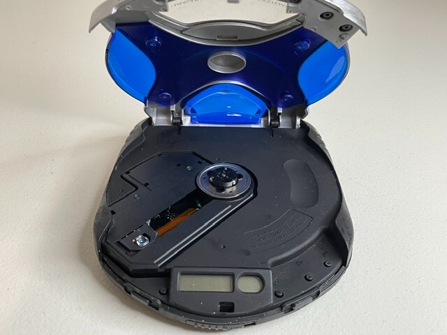 ポータブルプレーヤー KENWOOD Portable Compact DISC Player Vintage Kenwood Portable CD Player DPC 341 Discman Walkman