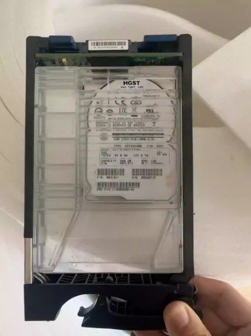 EMC VMAX 10K 20K 005050230 600GB SAS 2.5" to 3.5" HDD ENT Hard Disk Drive - Image 2 of 3