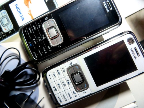 Brand New NOKIA 6120 Classic Unlocked Mobile Phone 3G Network, AU STOCK - Picture 2 of 12