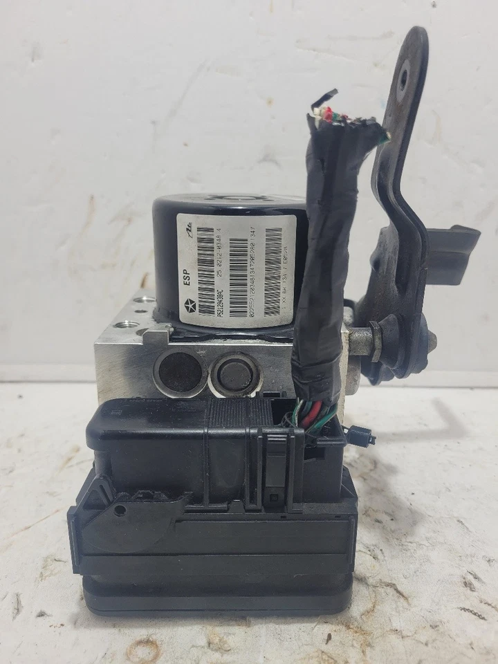 Jeep Liberty 2007 módulo de bomba de freno antibloqueo P52129438AC OEM Foto 2 de 4