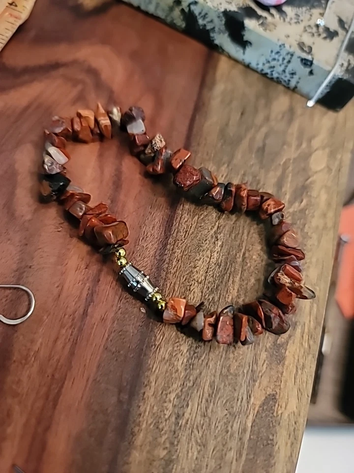 JUEGO DE PULSERA CON ASTILLAS DE JASPE/PENDIENTES DE PASTO MARINO VERDE/PENDIENTES DE PIEDRA LUNAR Foto 3 de 4