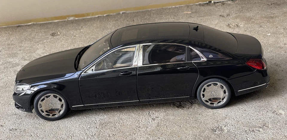 AUTOART Mercedes Maybach S600 Clase S escala 1/18 diecast negro brillante Foto 2 de 4