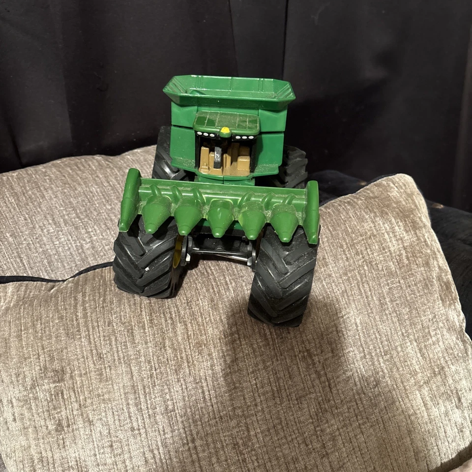 ERTL John Deere Toy Combine Harvester Plastic Big Foot - Image 2 of 4