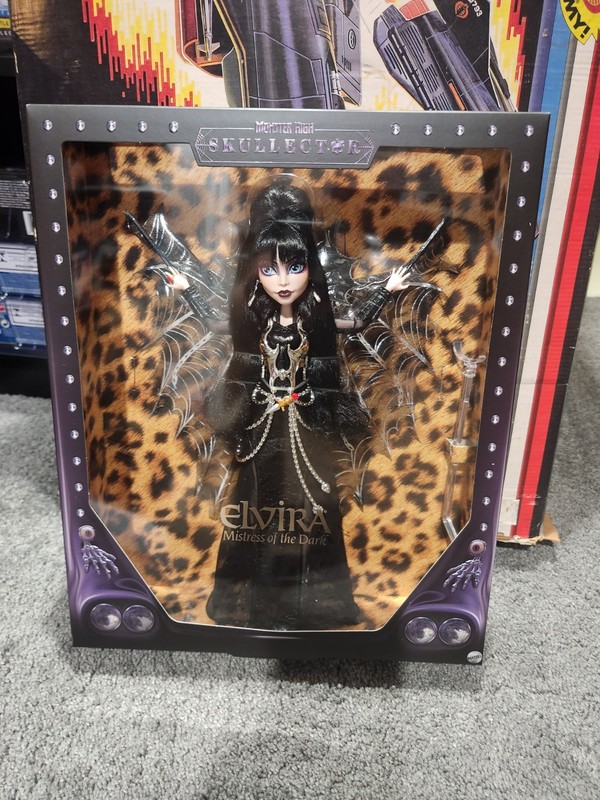 Monster High Skullector Elvira Mistress of The Dark Doll 2025 MIB