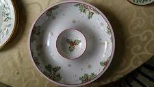 Lenox Treasured Traditions Holly Chip and Dip Bowl Serving Piece With Berries 