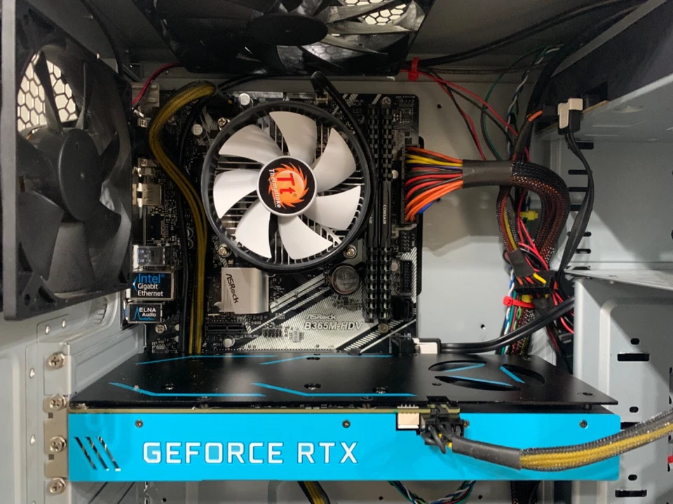 pc gaming usado, funda negra, RTX 2060, i5-8600k, 16gb ram, 512gb ssd, 1tb hdd Foto 2 de 2