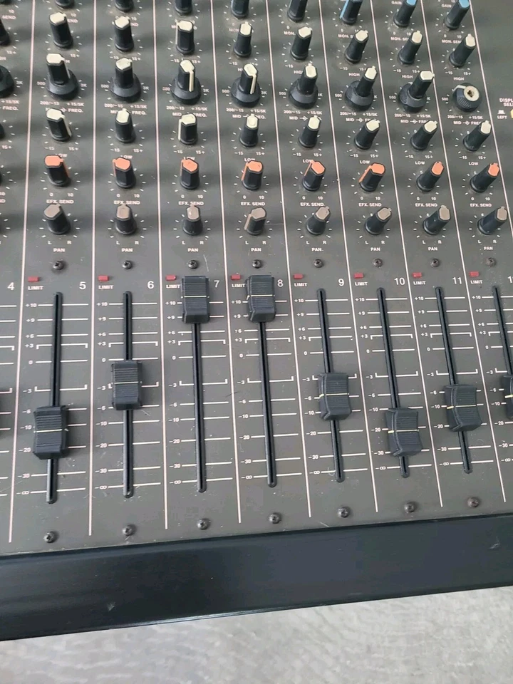 Peavey MD-II B 12x2 Mixer Stereo Mixing Console, AS IS For Parts Or Repair Only  - Image 3 of 4