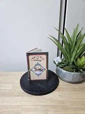 Louise Bachelder CHRISTMAS TIDINGS  1984 Peter Pauper Press Hong Kong