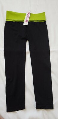Prestige Women s Black & Green Mid Rise Stretch Slim Workout Capri size S/M