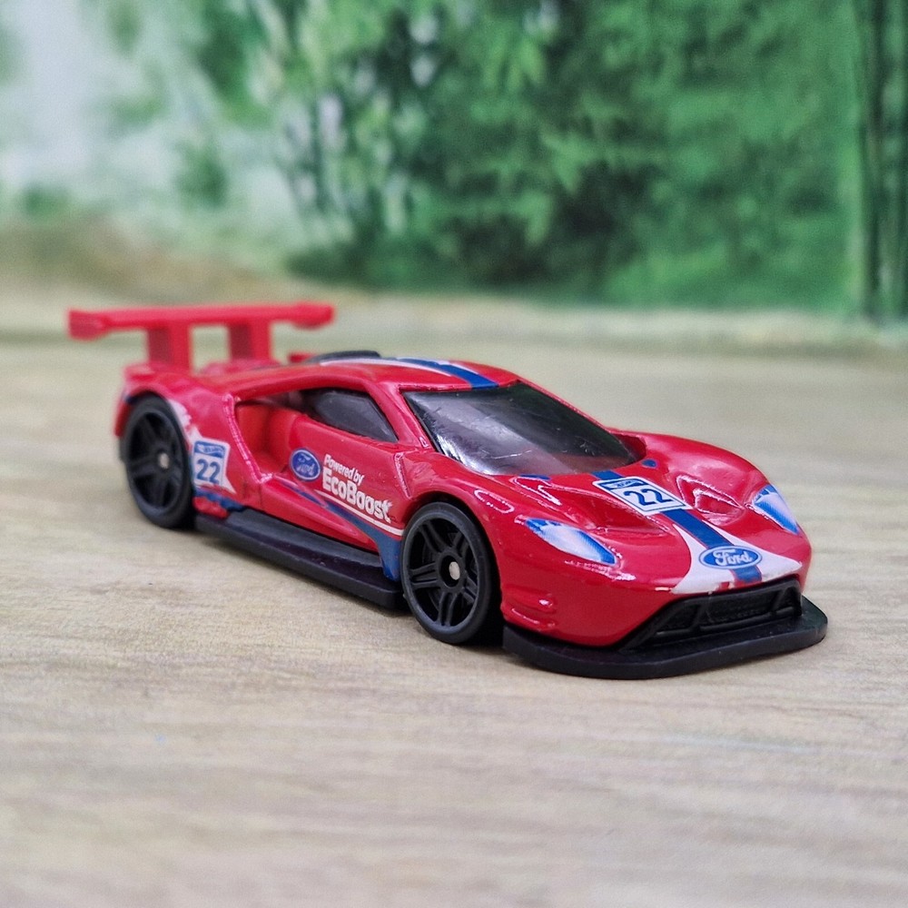 Hot Wheels '16 Ford GT Race Car Diecast Model 1/64 (54) Used Condition