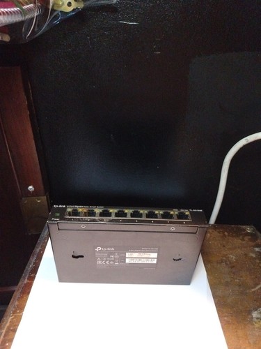 TP-Link TL-SG108E 8-Port Desktop Gigabit Unmanaged Pro Ethernet Switch - NO PSU - Picture 3 of 3
