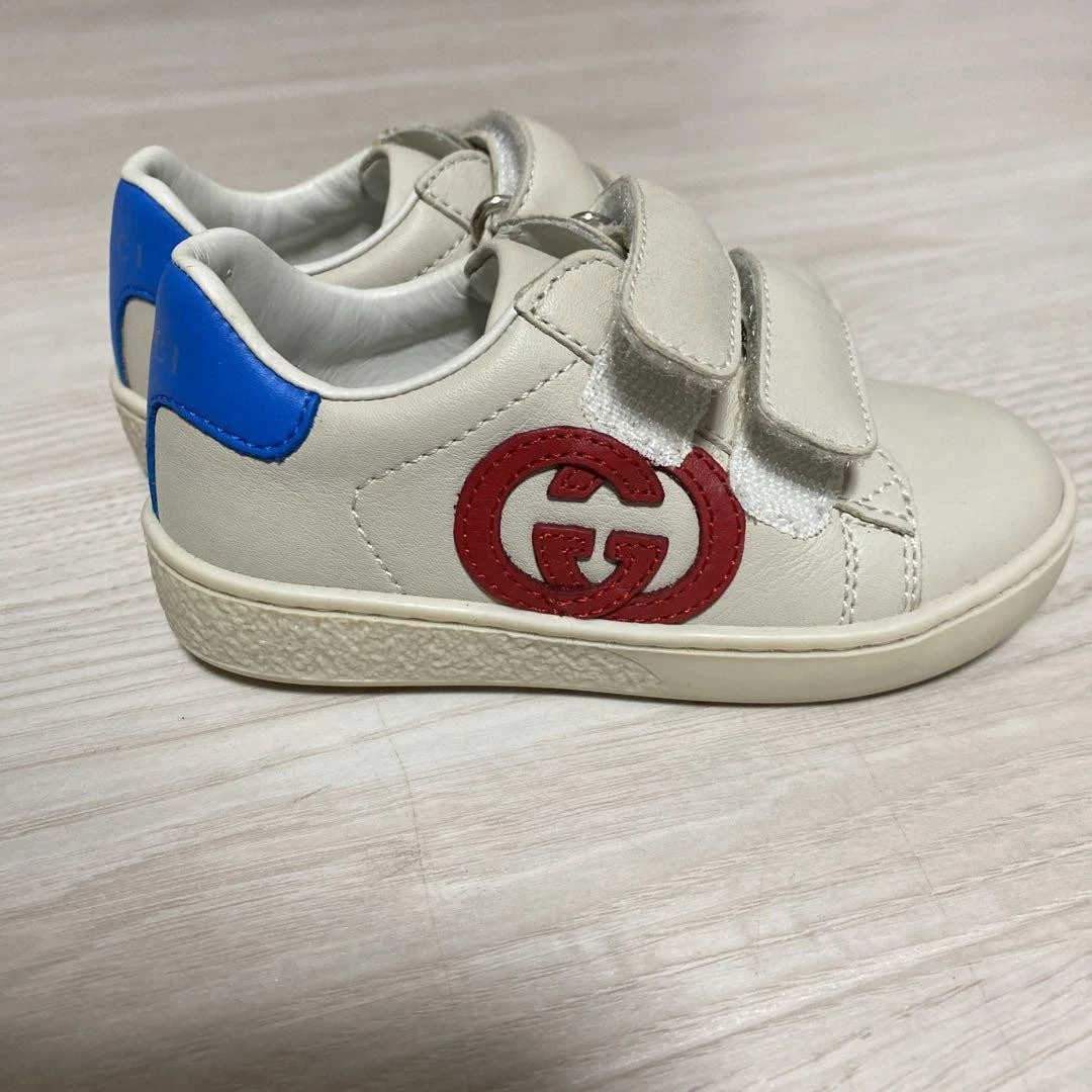 Chaussures bébé GUCCI logo CC bout rond couleur blanc made in Italy accessoire mode