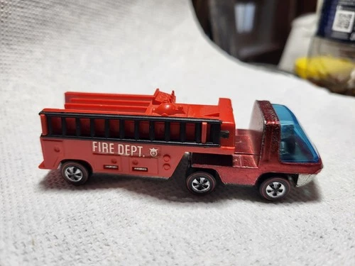 Hot Wheels Redline The Heavyweights Fire Truck Red  with ladders