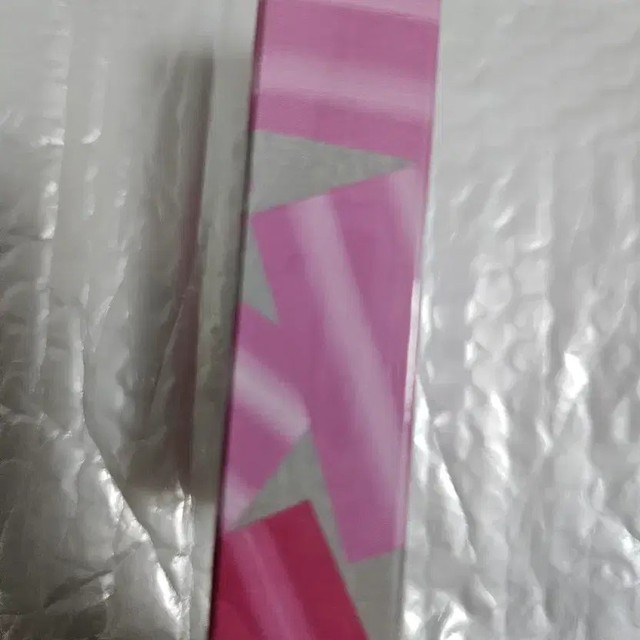 Walkerhill Limited Edition Trump Card by Artist Lee Geon-woo