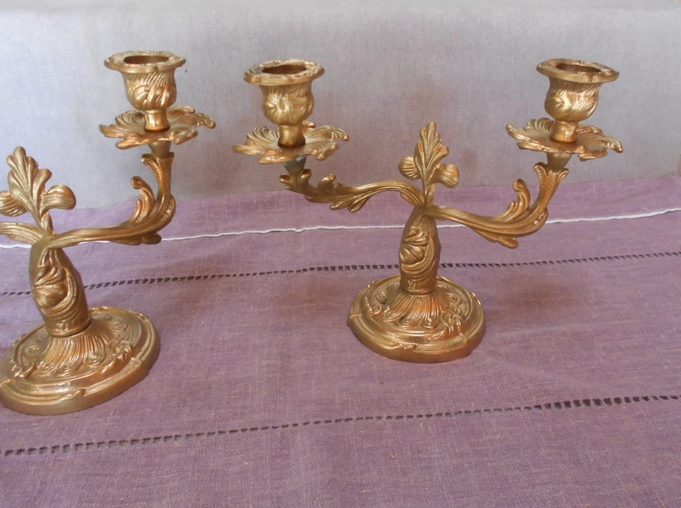 Ancienne Paire de Chandeliers Bougeoirs doubles Rocaille en bronze Super - Photo 4/4