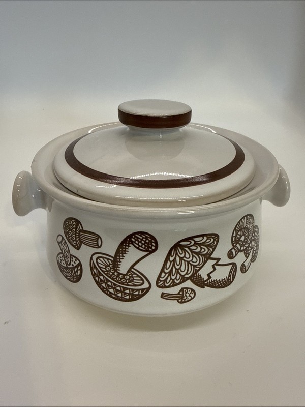 Mid Century Vintage Mushroom Oven safe Stoneware Covered Pot Casserole w/lid MCM