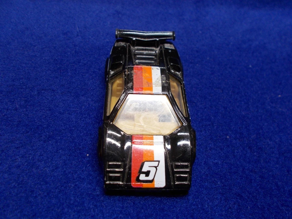 MATCHBOX SUPERFAST BLACK LAMBORGHINI COUNTACH *LP500 w/ WHITE & ORANGE STRIPES - Image 2 of 3
