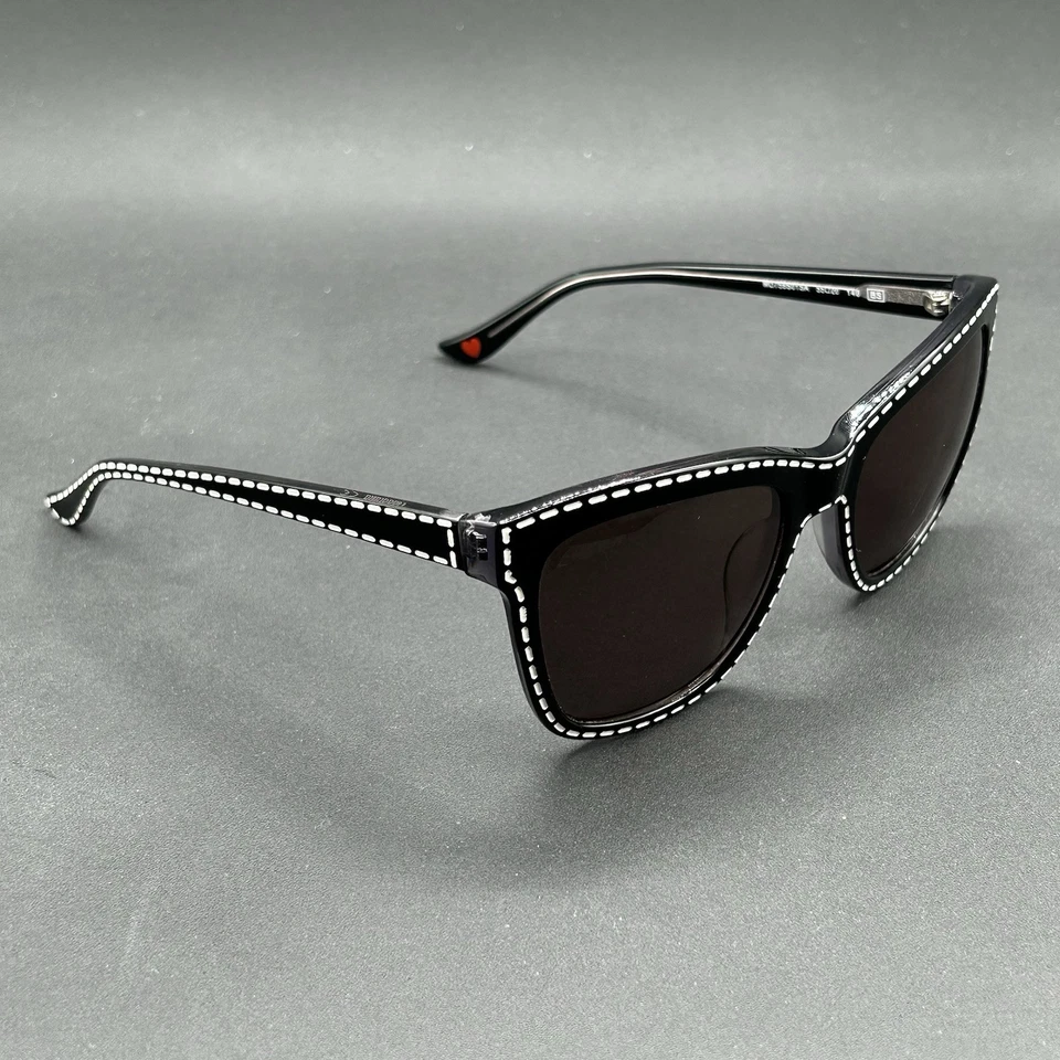 Gafas de sol Moschino MO759S01SA negras con puntada blanca 55-20-140 usadas Foto 3 de 4