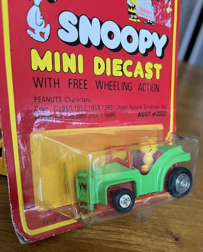 1965 Aviva Snoopy Mini Diecast Woodstock In Love Green Dune Buggy Car 1:64 RARE - Picture 3 of 7