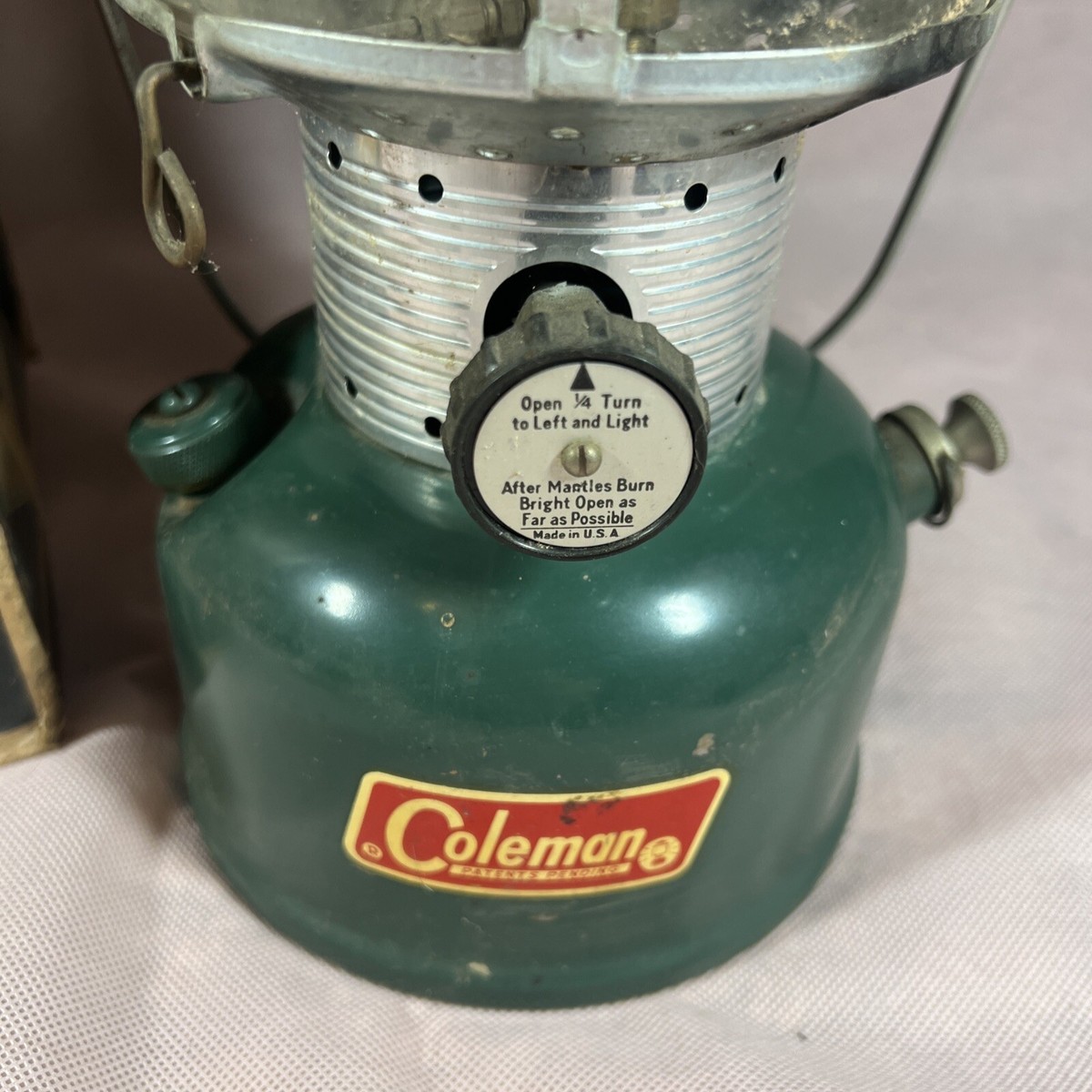 Coleman 220F ランタン 65年6月製 dslha7o1ntj71.jpg?auto=webp&s=