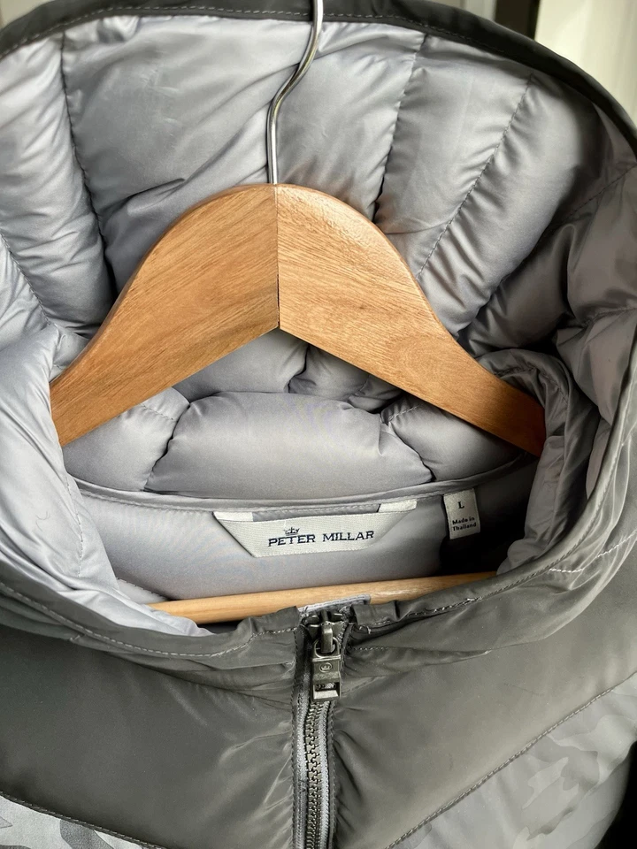 Chaqueta acolchada reflectante grande Peter Millar Crown Camo Apres Ski para hombre NUEVA Foto 3 de 4