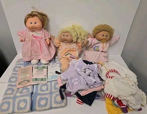 Cabbage Patch Kids Lot Of 3 With Clothing. AS IS LOT. SEE PICTURES & VIDEO