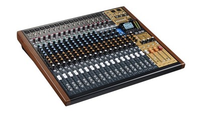 Tascam Model 24 - Mixer/Recorder 24-Spur und USB-Audiointerface - NEU