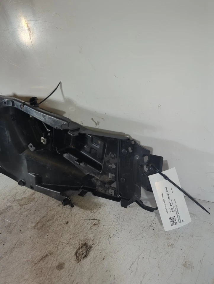 Honda Cbr 600 Ra-b 0 2009-2012 bajo asiento bandeja panel P31 Foto 2 de 4