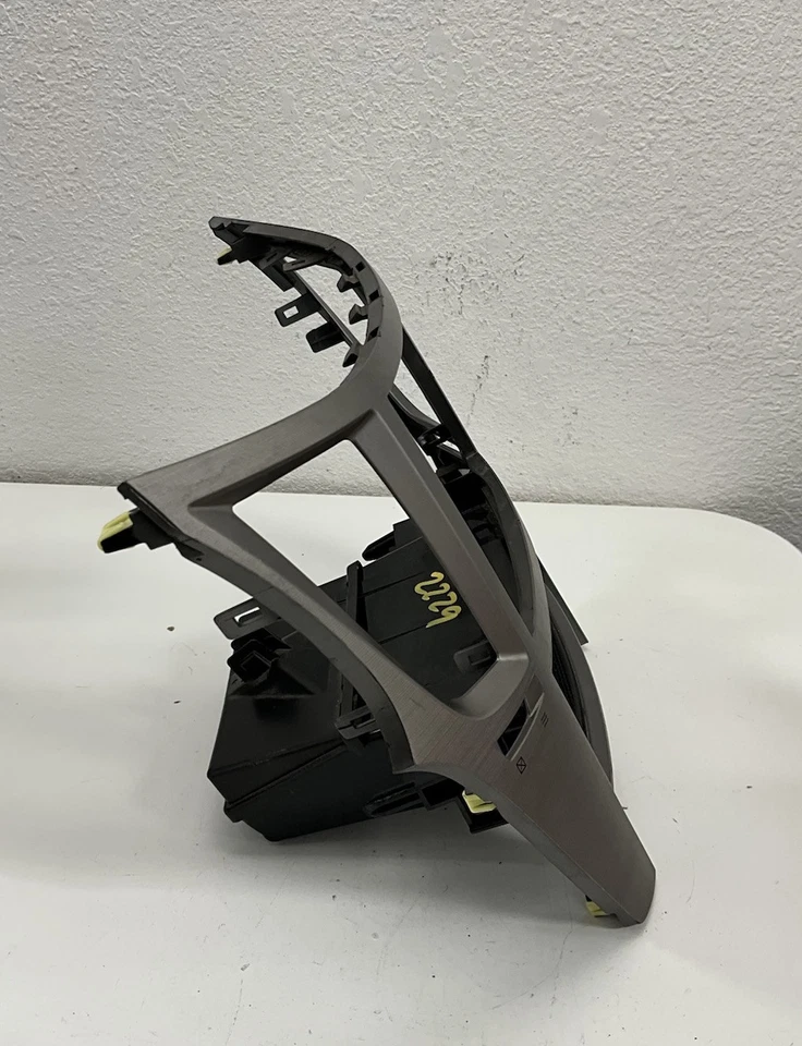 2013 Subaru Outback Dash conjunto de painel de instrumentos rádio HVAC fabricante de equipamento original - Imagem 3 de 4