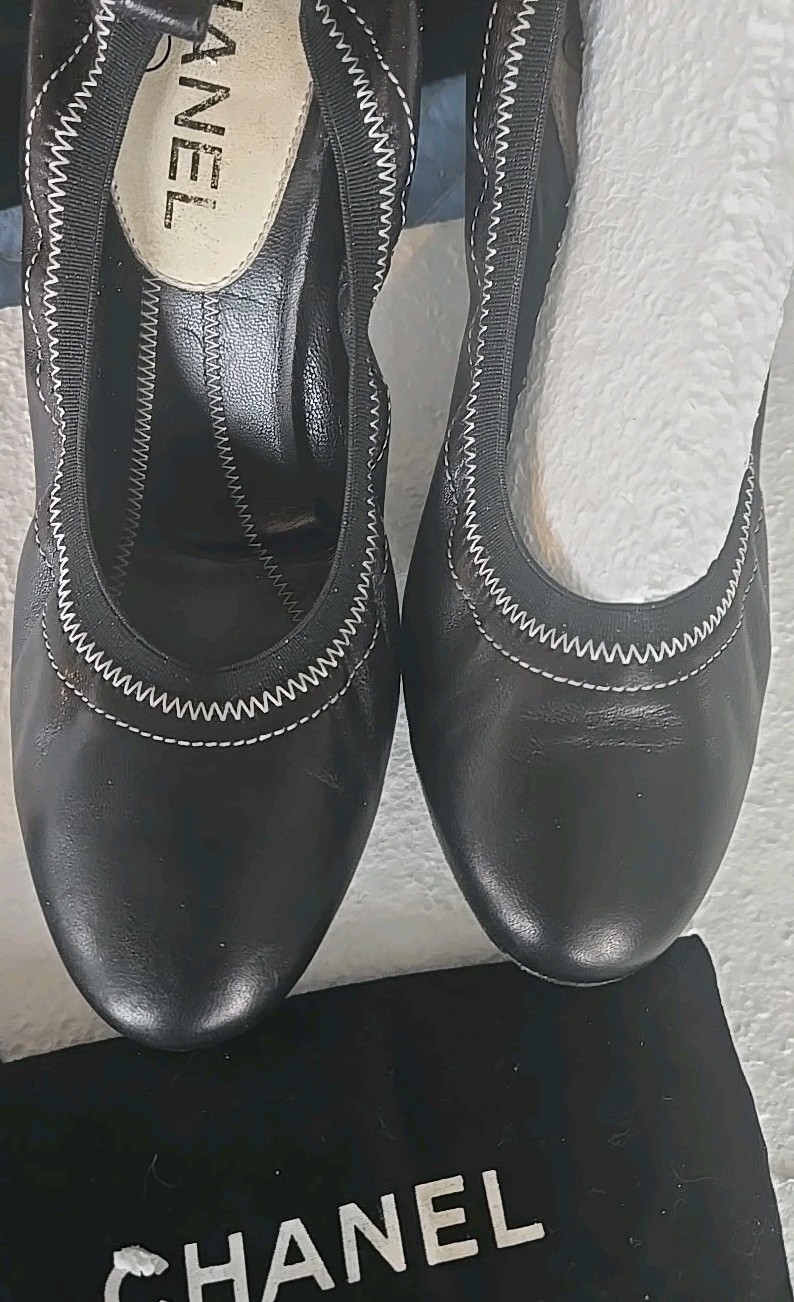 Authentic Chanel Leather Escarpin Cap Toe Pumps CC Logo Size 37.5 Black White thumbnail 5