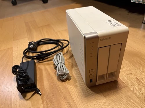 QNAP TS-251 NAS 2-Bay mit Netzteil voll funktionsfähig ohne HDD
