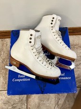 Riedell Figure Skates Size 5 AA-AAA