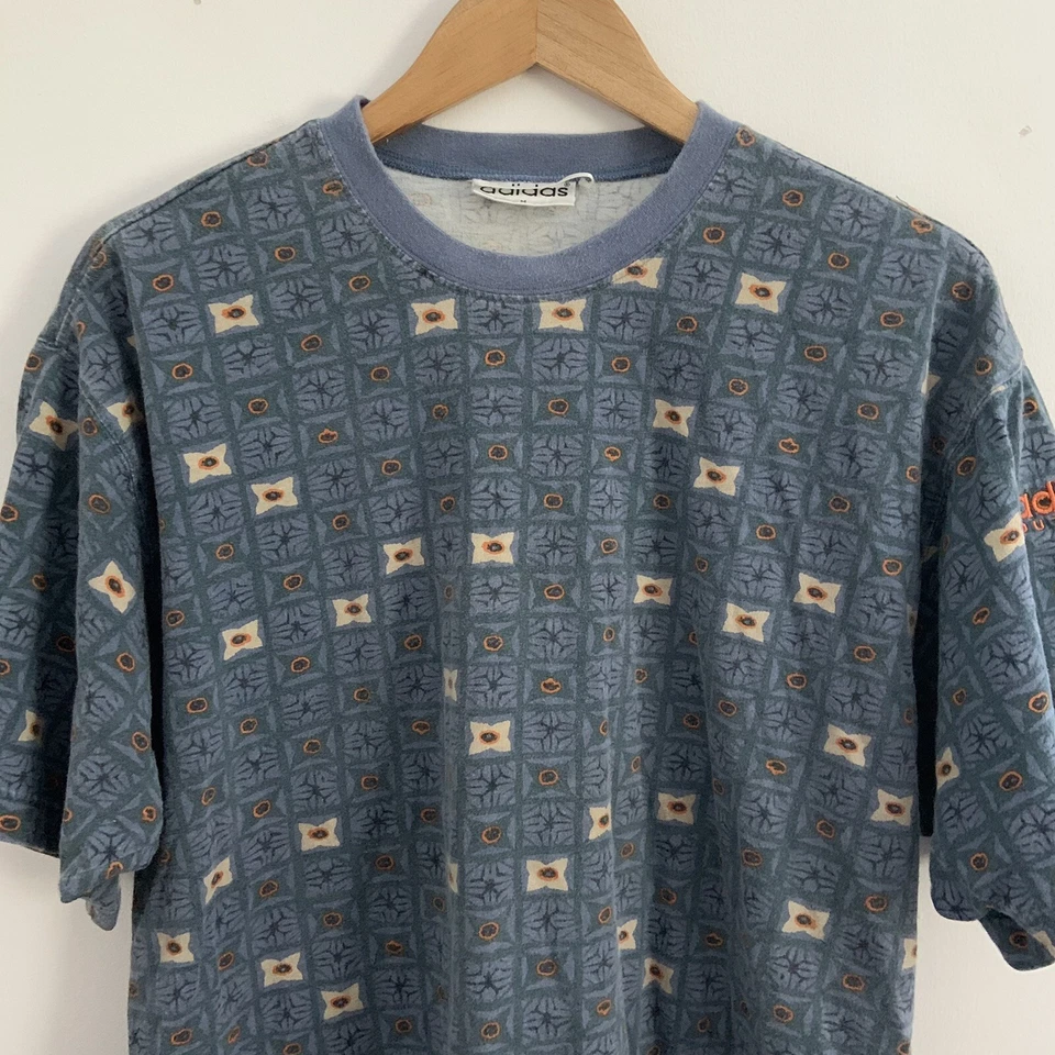 Camiseta Vintage Años 90 ADIDAS Exterior Flor de Loto Cubo Red Rejilla Floral Mediana Foto 4 de 4