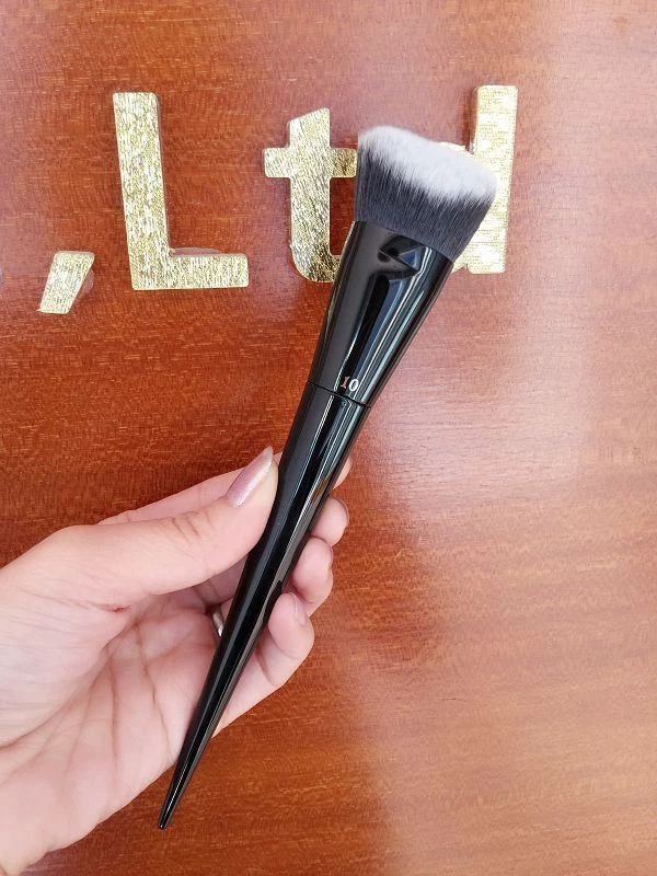 Cepillo base 10# Kat Von D Lock-It Edge #10 ganador de Allure Beauty *NUEVO* ¡$34! Foto 4 de 4