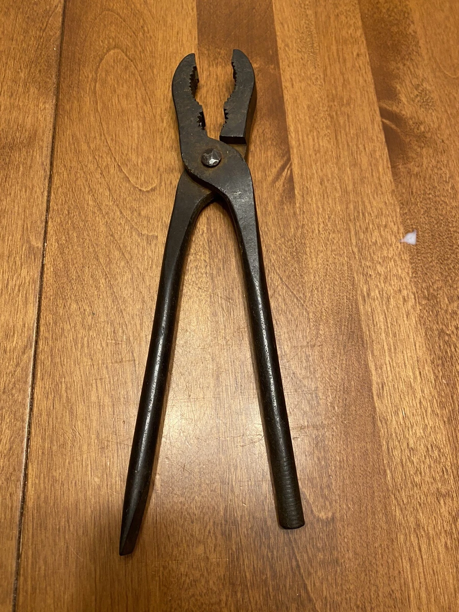 Pliers screwdriver outlet