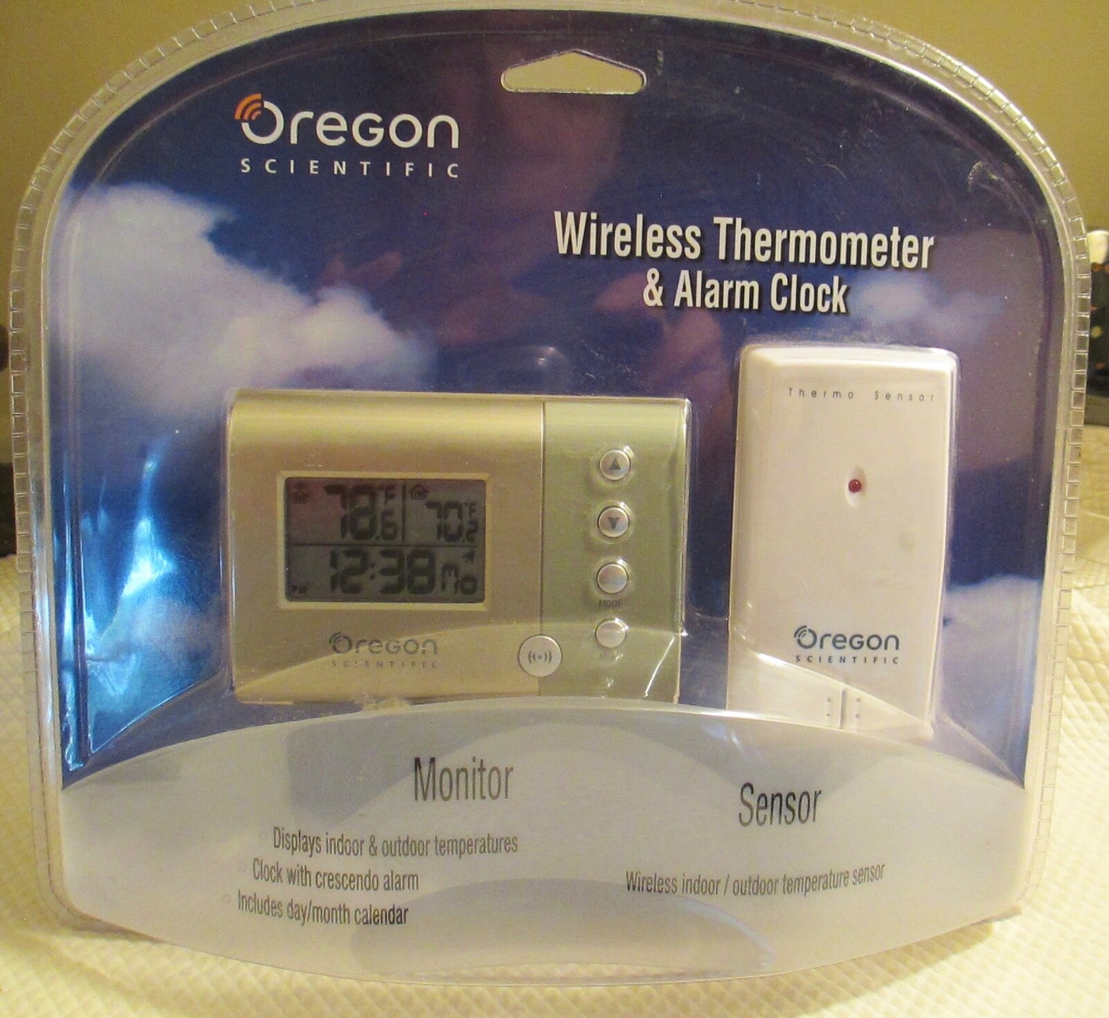 OREGON SCIENTIFIC Wireless Indoor Outdoor Thermometer & Alarm Clock 