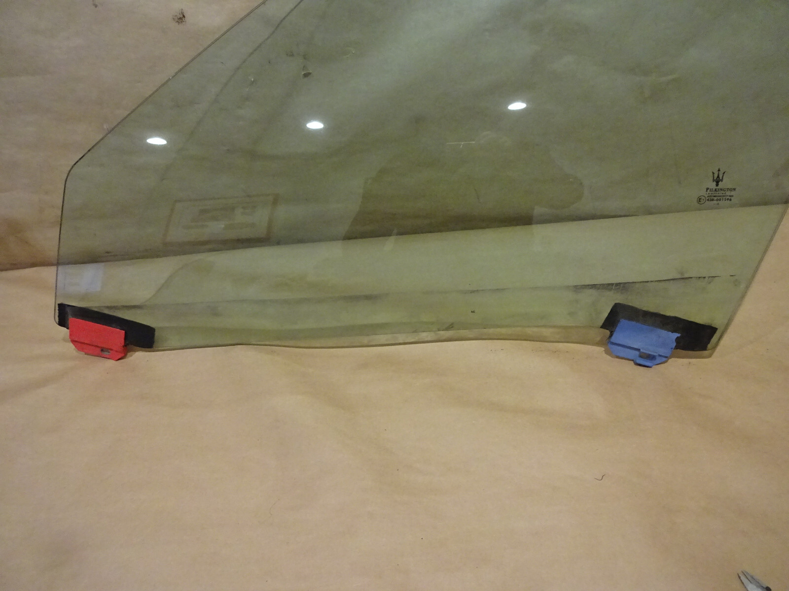 Maserati 05 Quattroporte LH Front Door Glass P/N 83744400