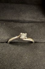 Eleganter Damenring aus 375er Weißgold mit Zertifikat in Größe 52