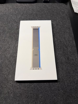 Apple Watch Ultra Blue/Gray Trail Loop Band - S/M (49mm) Titanium Finish