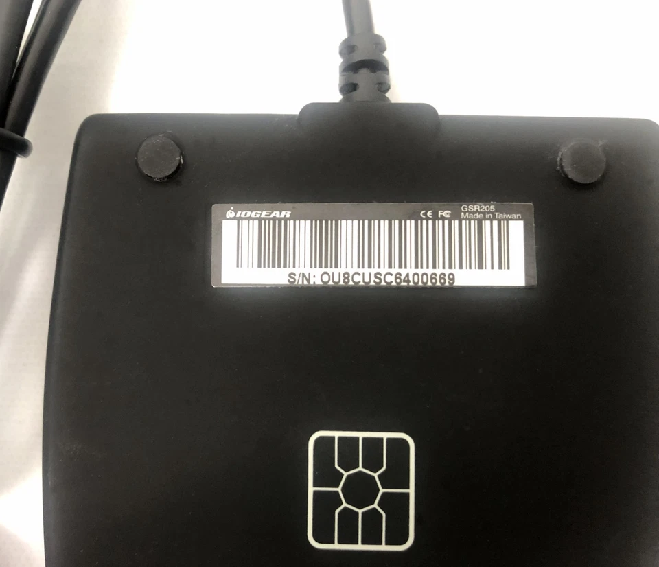 IOGEAR GSR205 USB-C Smart Card Reader Universal Compatibility - Image 3 of 3