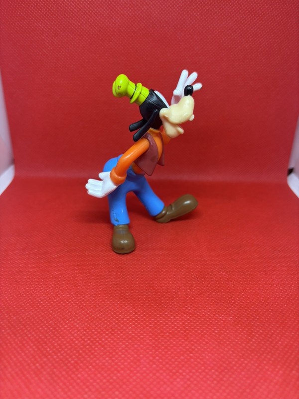 Goofy Disney Character 3.5” Action Figure Plastic Toy