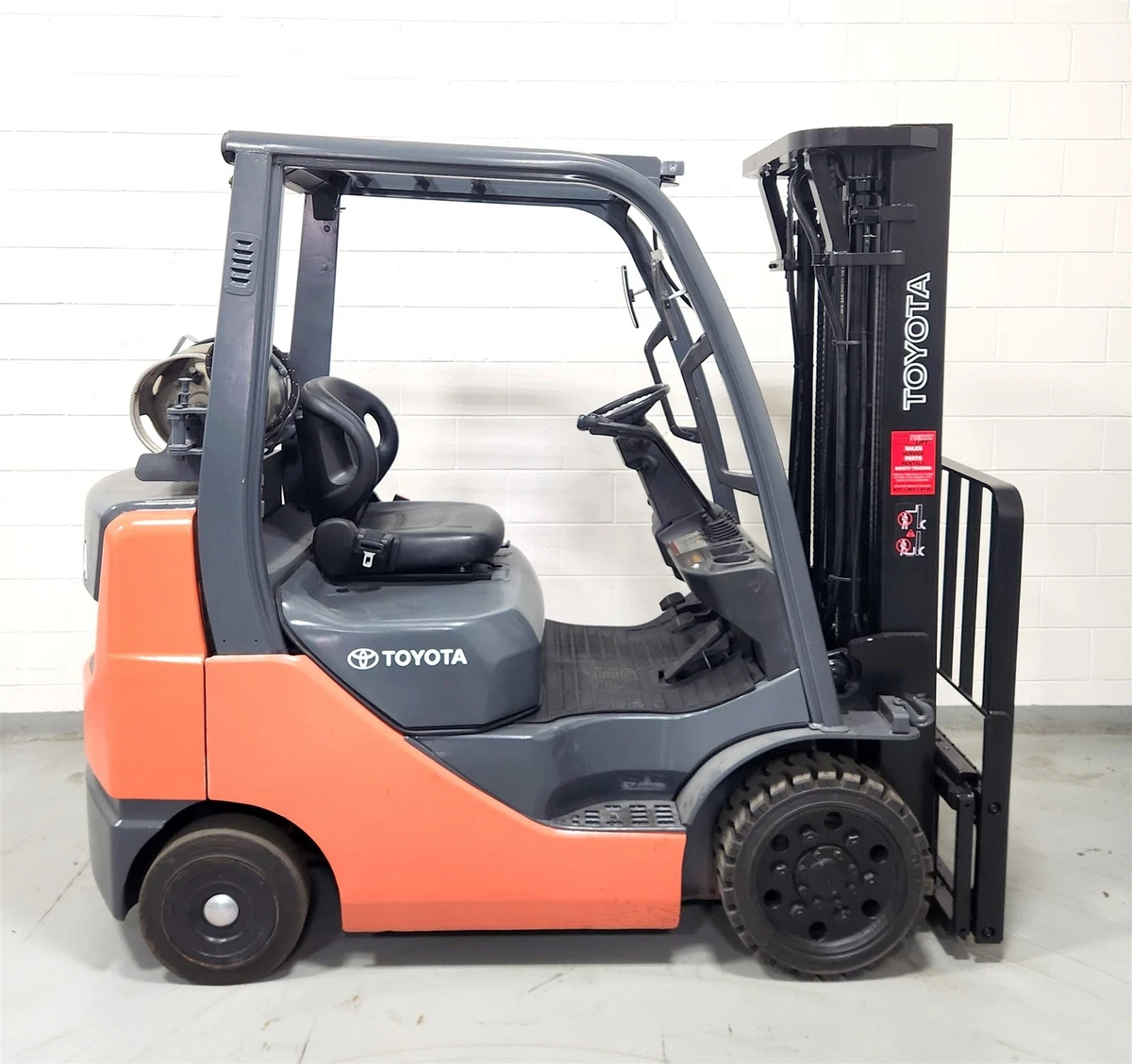 Toyota 4,000-5,000 lb Load Capacity 81-90 in Lowered Mast/Lift