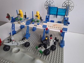 LEGO Space Vintage 6930 Set Complete + OBA Space Station Space Supply Station Excellent