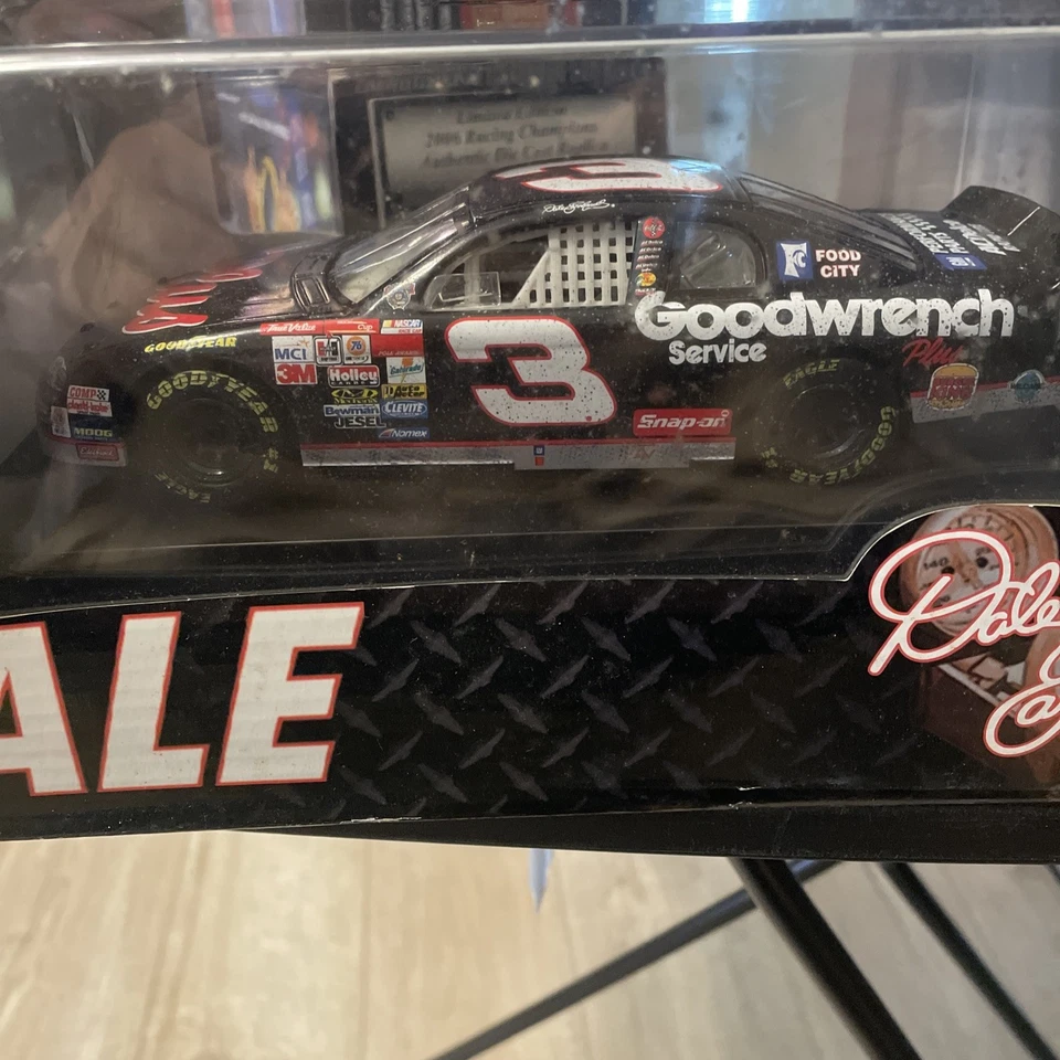 JUEGO DE 3 COCHES ANIVERSARIO DALE WONHARDT Artículo Nuevo De Acción Foto 2 de 3