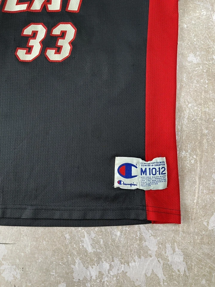 Camiseta de luto vintage de los 90 Champion Miami Heat Alonzo (talla M 10-12 ☼) Foto 4 de 4