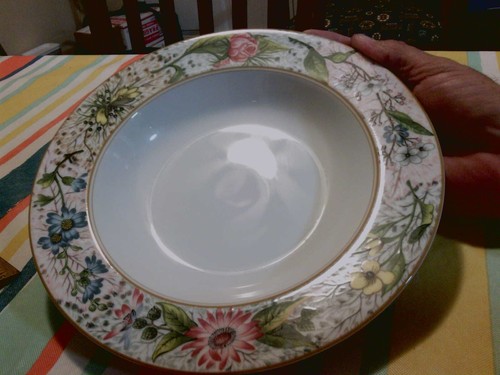 Fitz and Floyd SUMMER FERN Round Bowl 9 1/4" - Picture 5 of 5