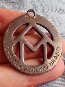 The Marlboro brand Vintage Unknown Keyring Necklace Pendant 
