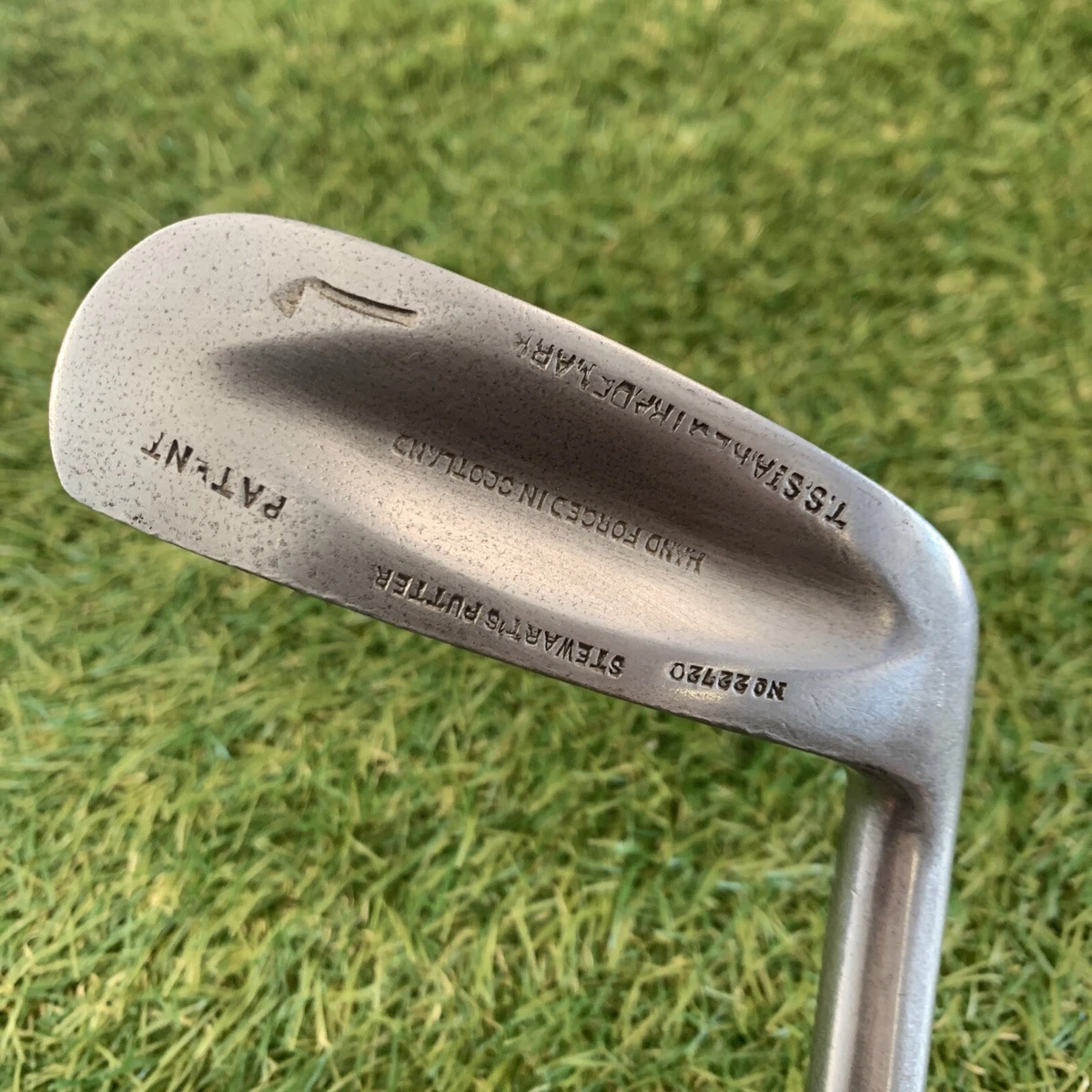 TOM STEWART LOFTER, PIPE MARK, club de golf en caryer..............40