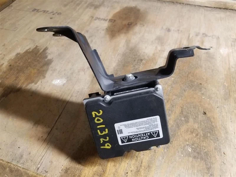 Conjunto de bomba de freno antibloqueo ABS Toyota Camry 2010-2011 2,5 L OEM Foto 3 de 3